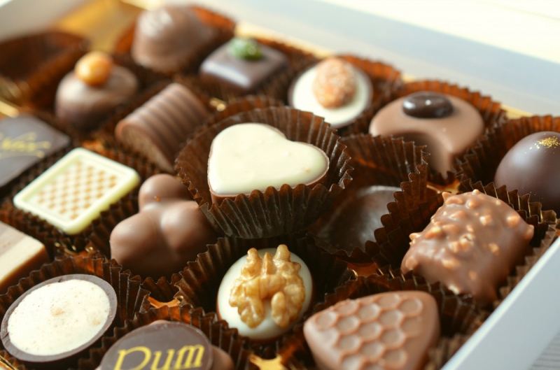 boulangerie-BEAULIEU SUR MER-min_chocolates_food_candy_calories_nibble_chocolate_heart-782043